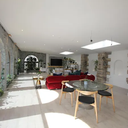 The Old Poolhouse * Beetham