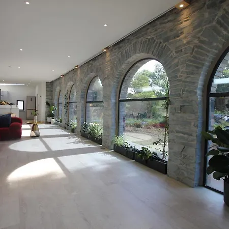 The Old Poolhouse Апартаменты *
