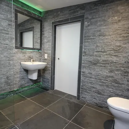 The Old Poolhouse Apartman Beetham