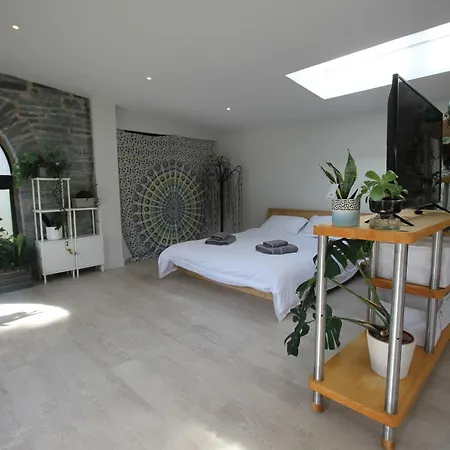 The Old Poolhouse Apartman