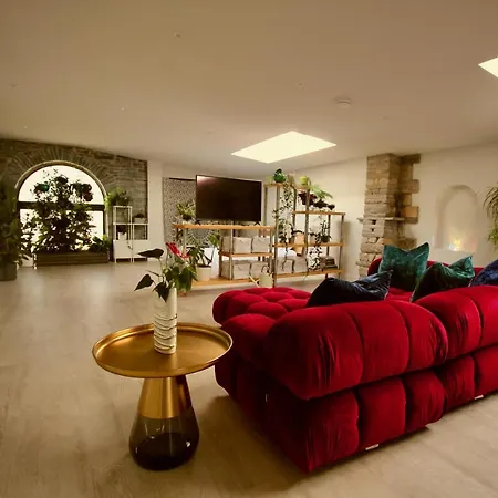 The Old Poolhouse Apartmán